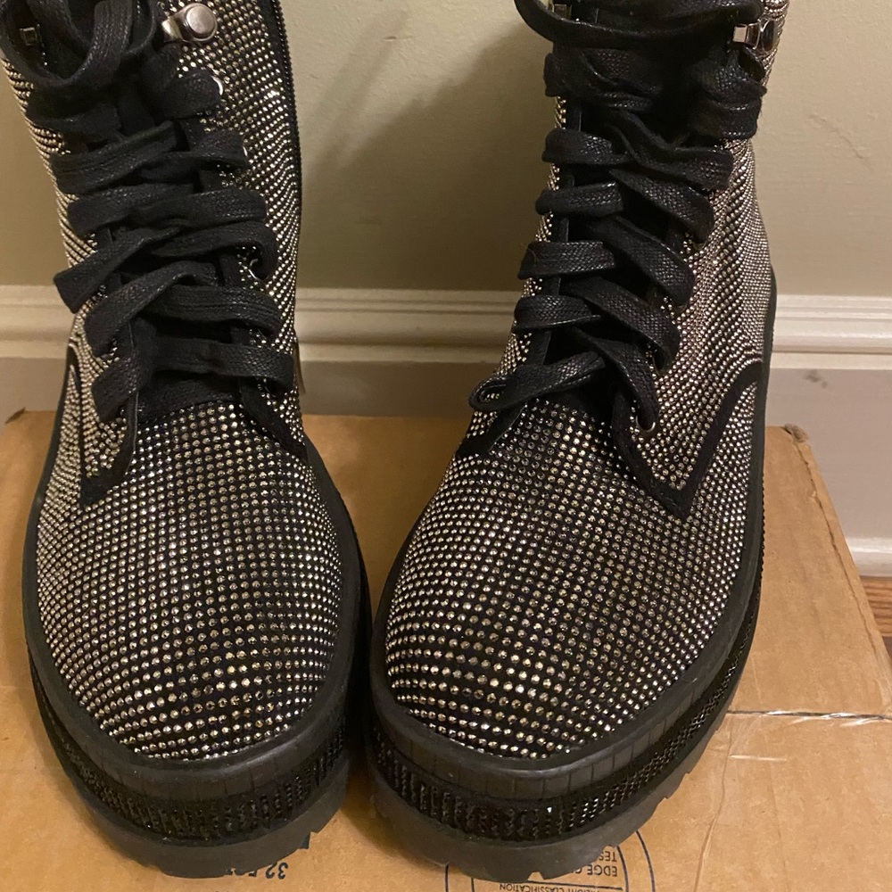 Carvela Studded Combat Boots , worn 2 times, size 6 m ( 36 EU)
